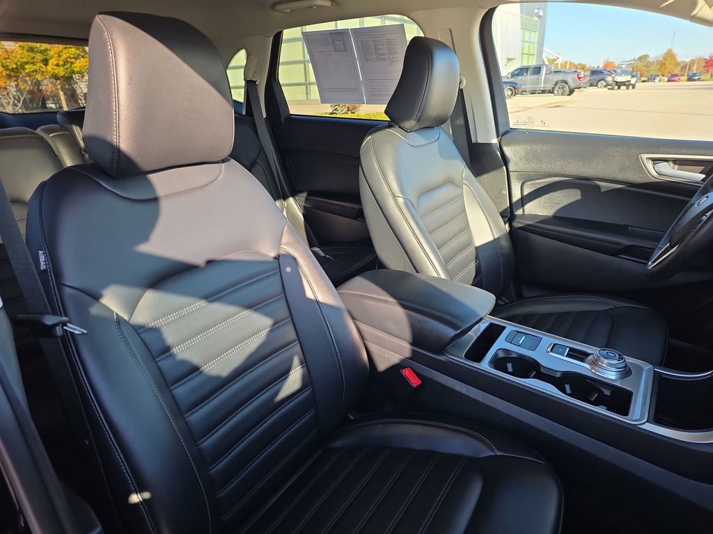 Used 2023 Ford Edge SEL w/ Convenience Package image 16