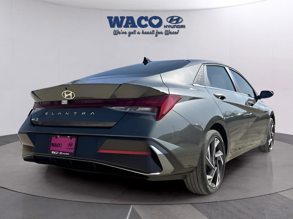 Used 2025 Hyundai Elantra SEL FWD image 13