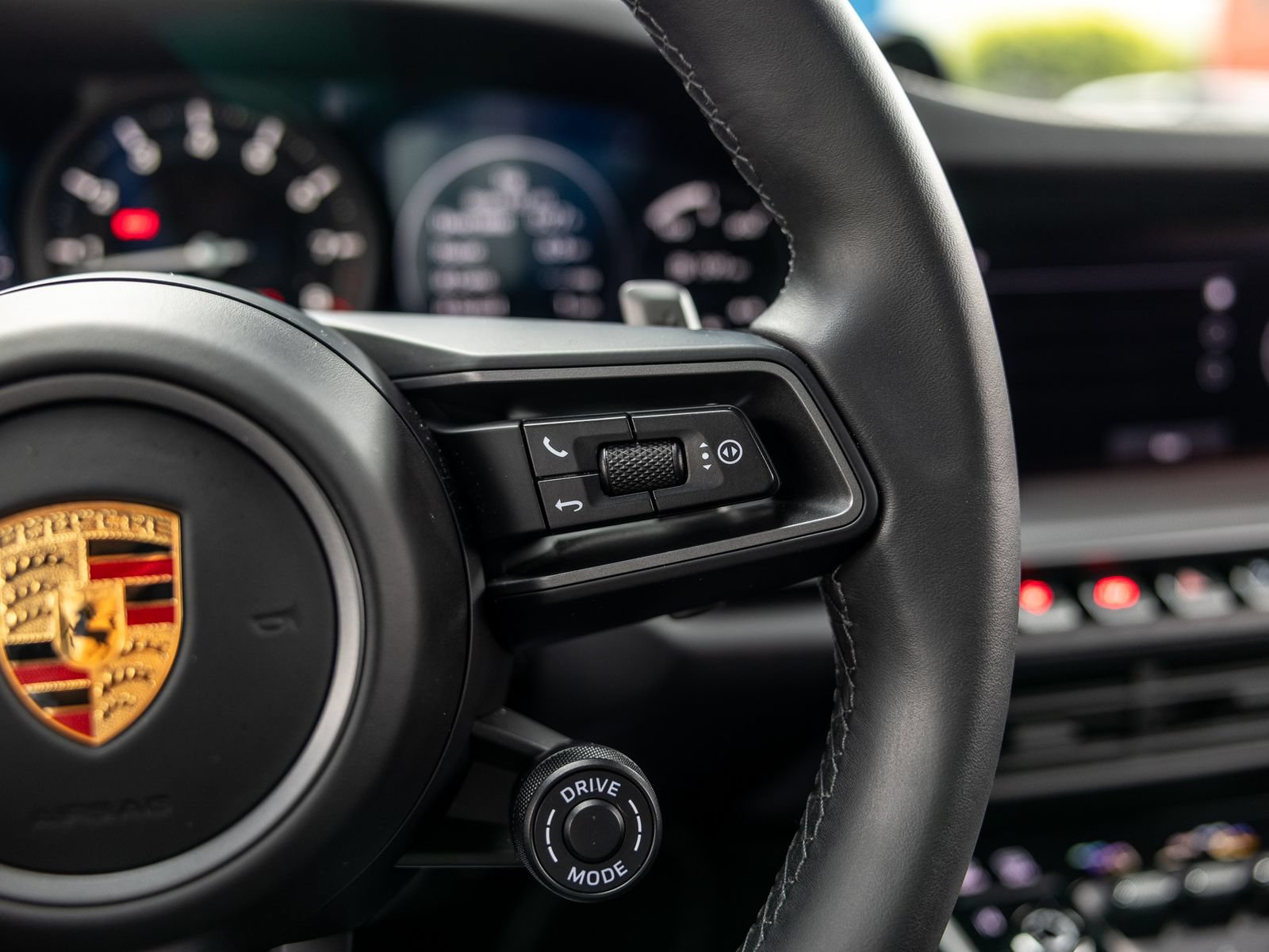 Certified 2024 Porsche 911 Carrera RWD image 30