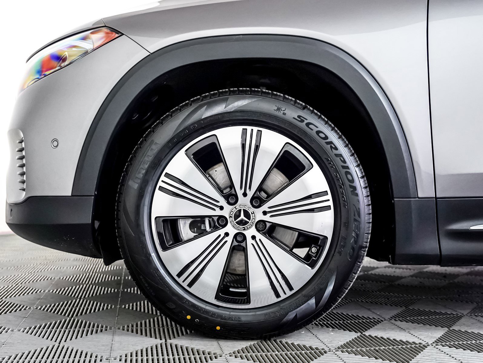 Certified 2023 Mercedes-Benz EQB 300 4MATIC w/ Exclusive Package image 6