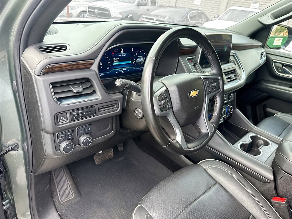 Used 2023 Chevrolet Suburban Premier image 10