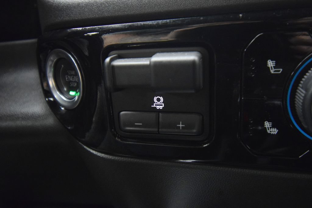 Used 2024 Chevrolet Silverado 1500 LT Trail Boss w/ Convenience Package II AWD/4WD image 33