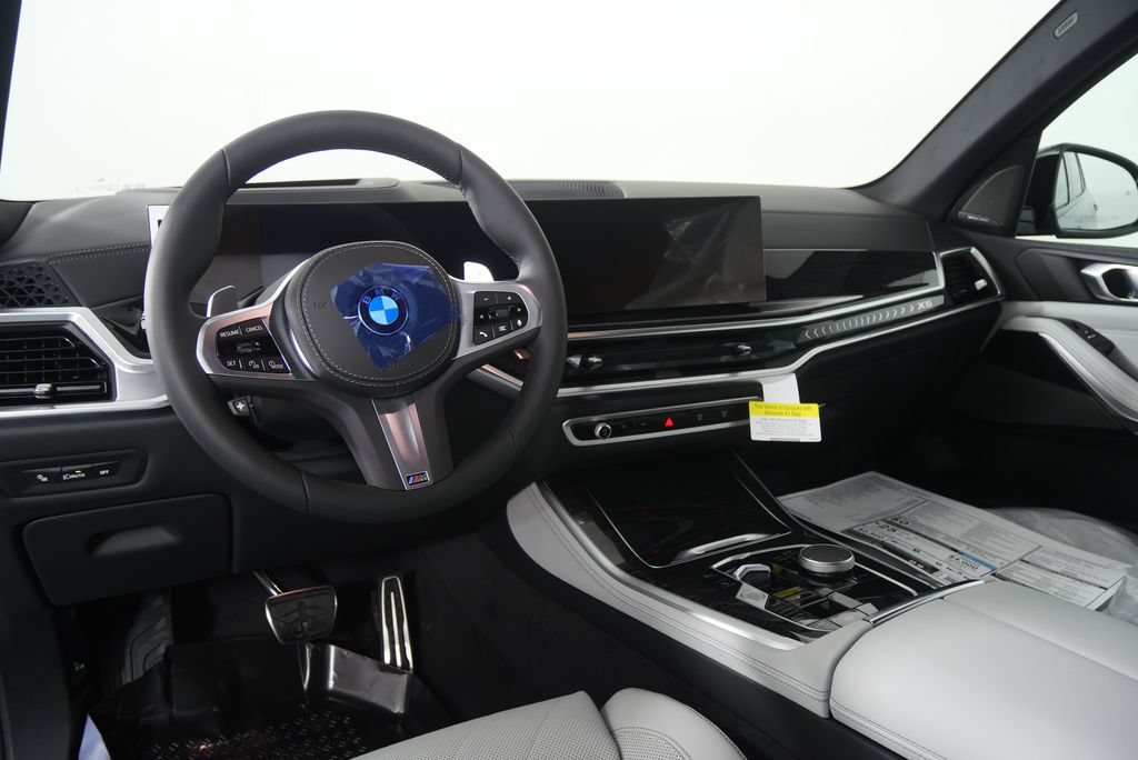 Used 2026 BMW X5 xDrive40i w/ M Sport Package AWD/4WD image 17