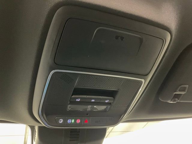 Used 2025 Buick Enclave Avenir w/ Super Cruise Package image 17