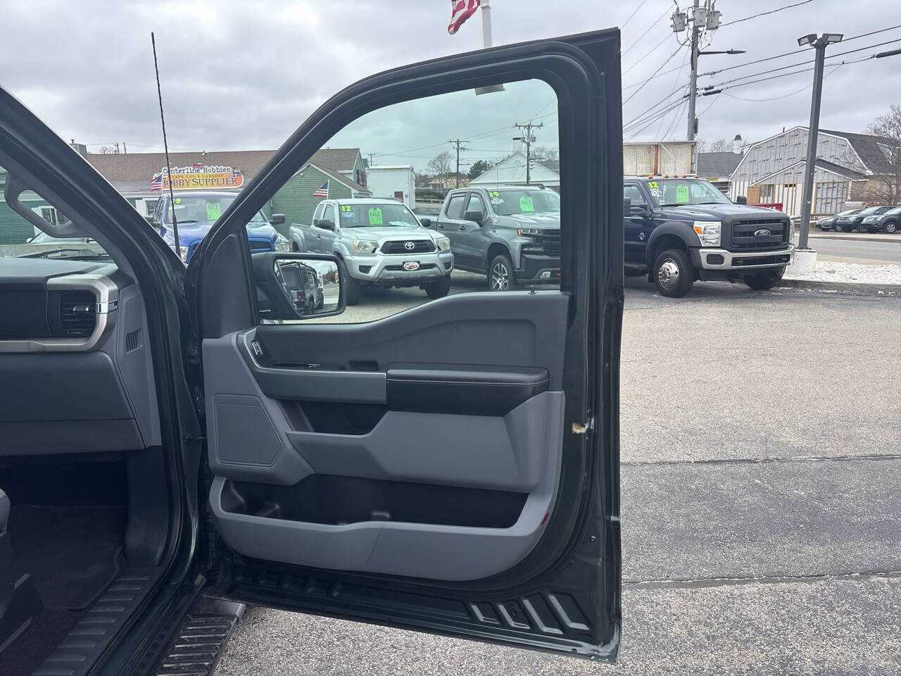 Used 2021 Ford F150 XLT image 32