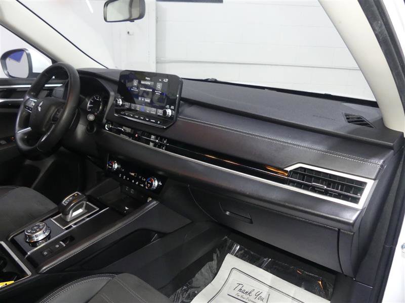 Used 2024 Mitsubishi Outlander SE AWD/4WD image 23
