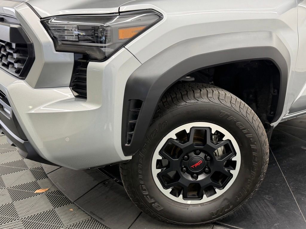 Used 2024 Toyota Tacoma TRD Off-Road w/ TRD Off Road Upgrade Package AWD/4WD image 5