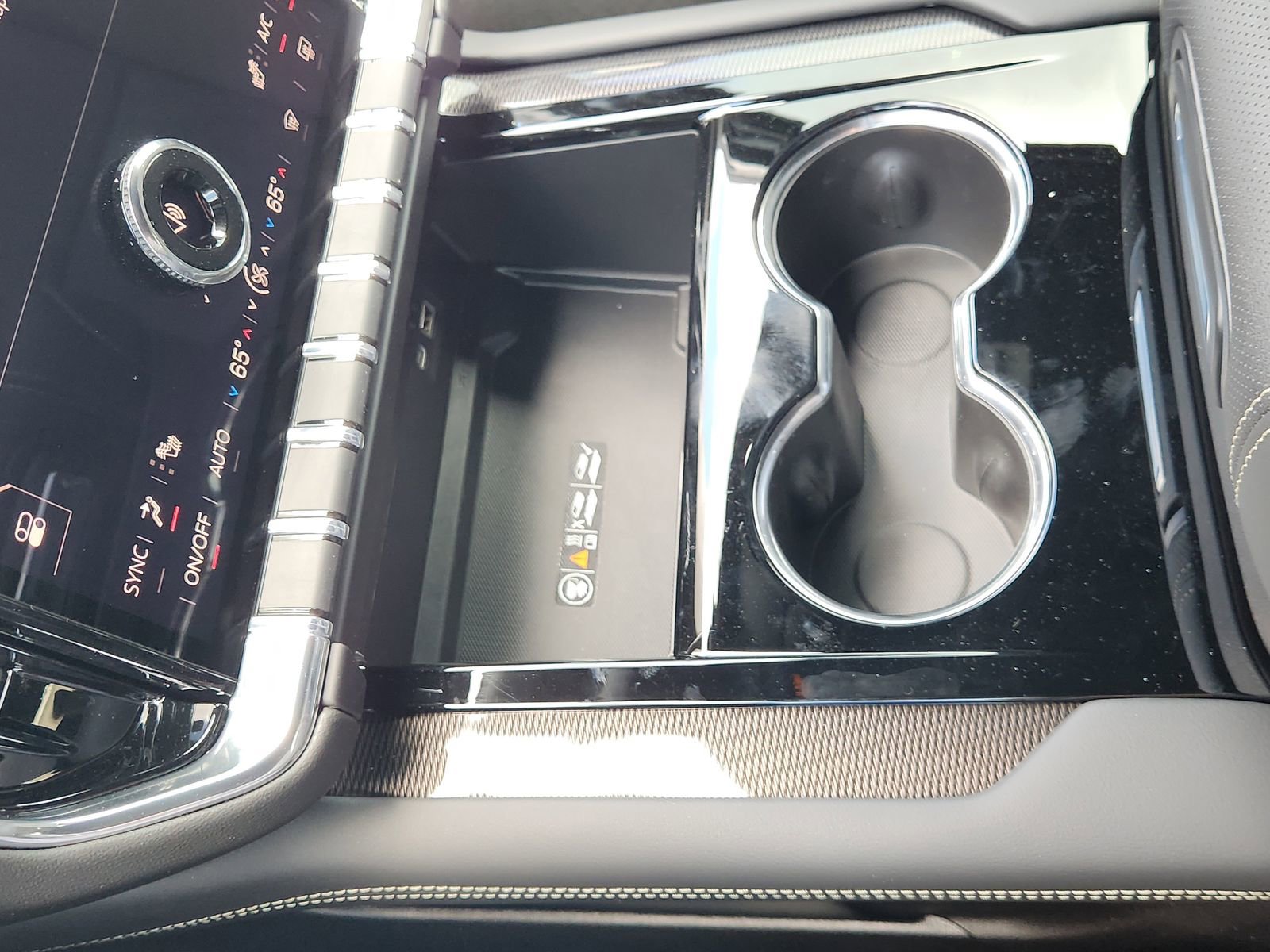 New 2026 GMC Yukon Elevation AWD/4WD image 22