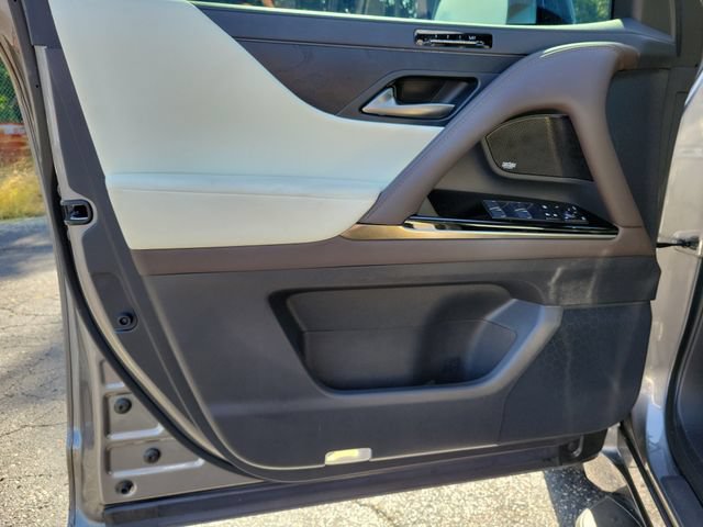 Used 2023 Lexus LX 600 4WD w/ Appearance Package image 22