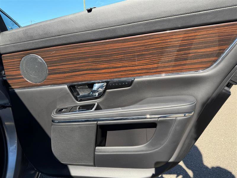 Used 2012 Jaguar XJ L image 16