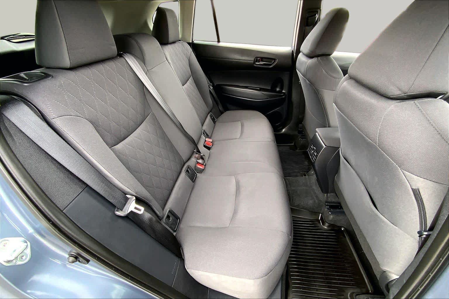 Used 2025 Toyota Corolla Cross LE FWD image 19