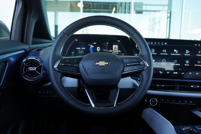 New 2025 Chevrolet Equinox EV LT FWD image 17