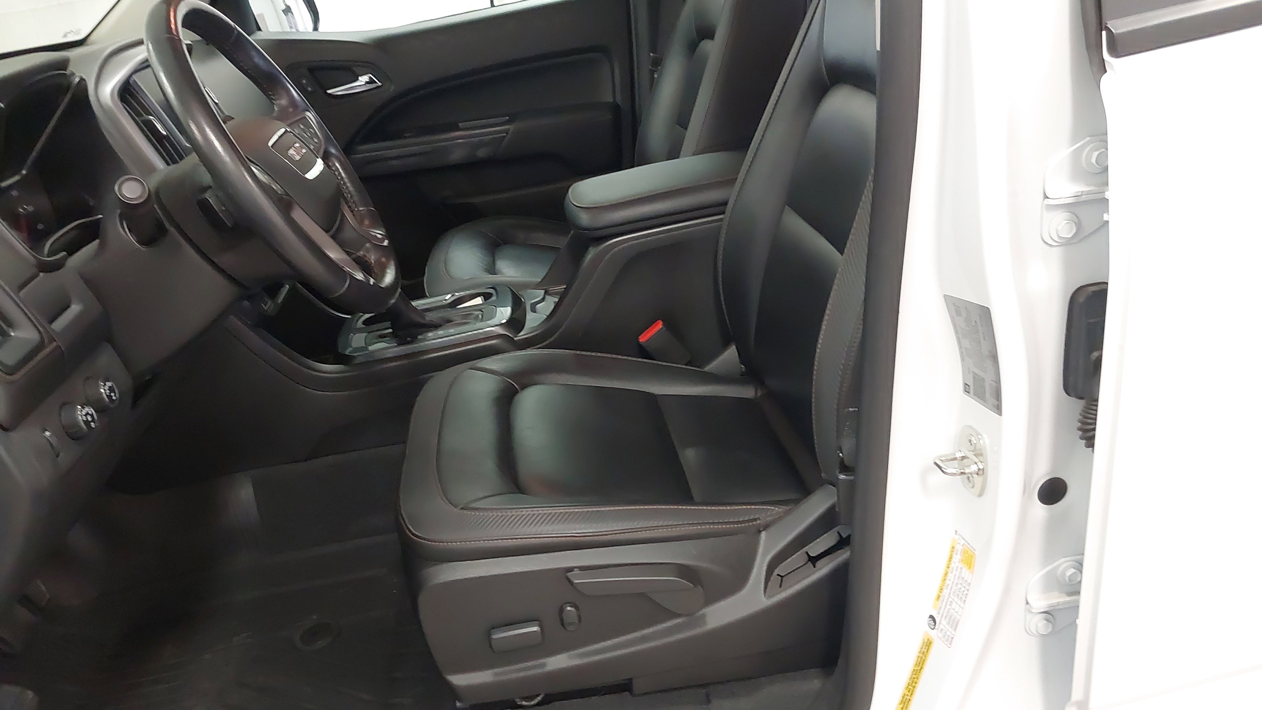 Used 2021 GMC Canyon AT4 w/ Driver Alert Package image 22