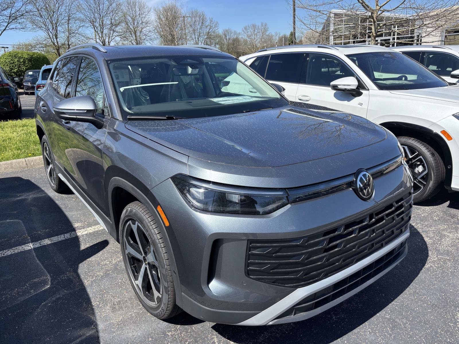 New 2026 Volkswagen Tiguan SE AWD/4WD image 3