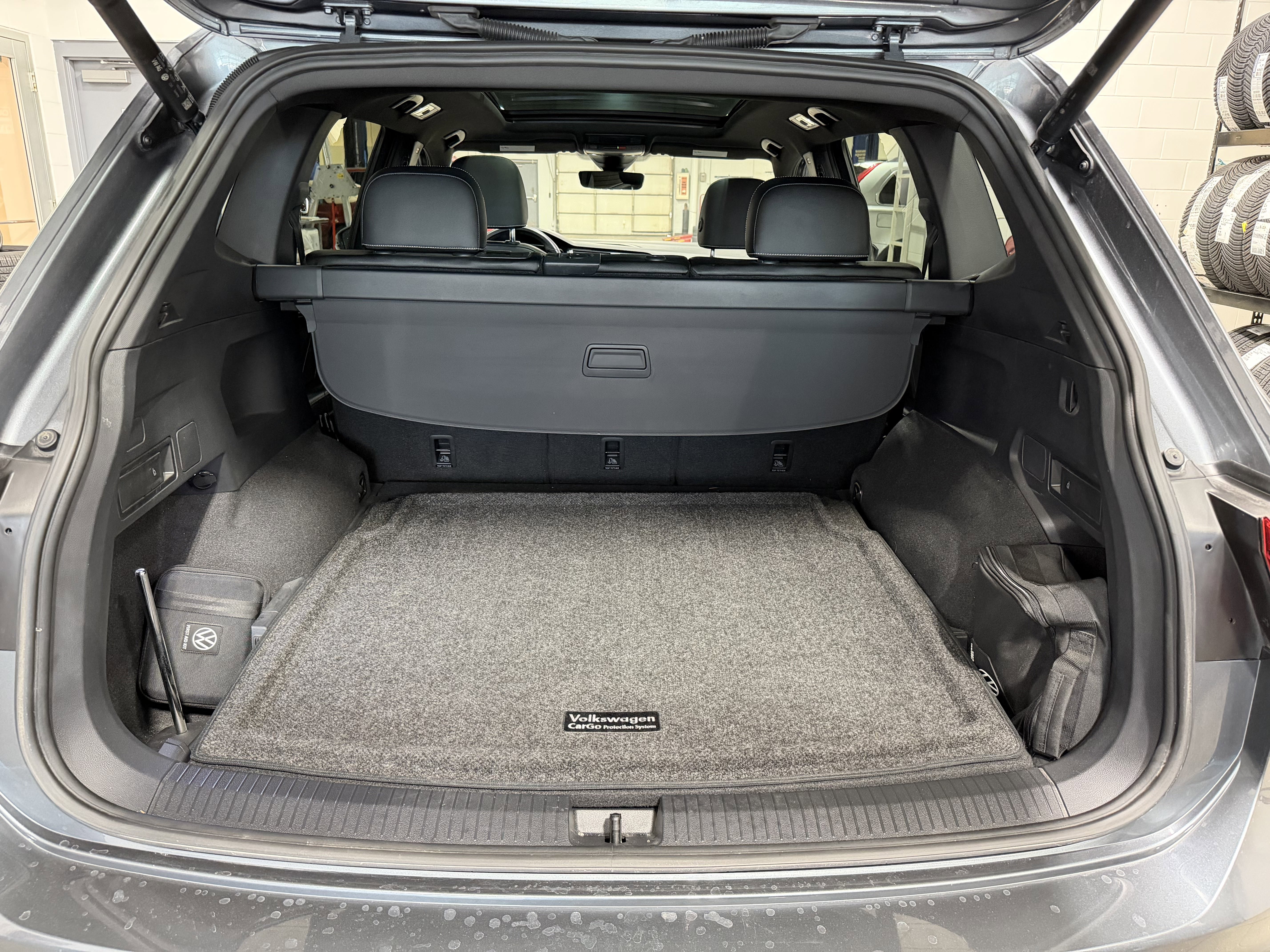 Used 2022 Volkswagen Tiguan SEL R-Line image 23