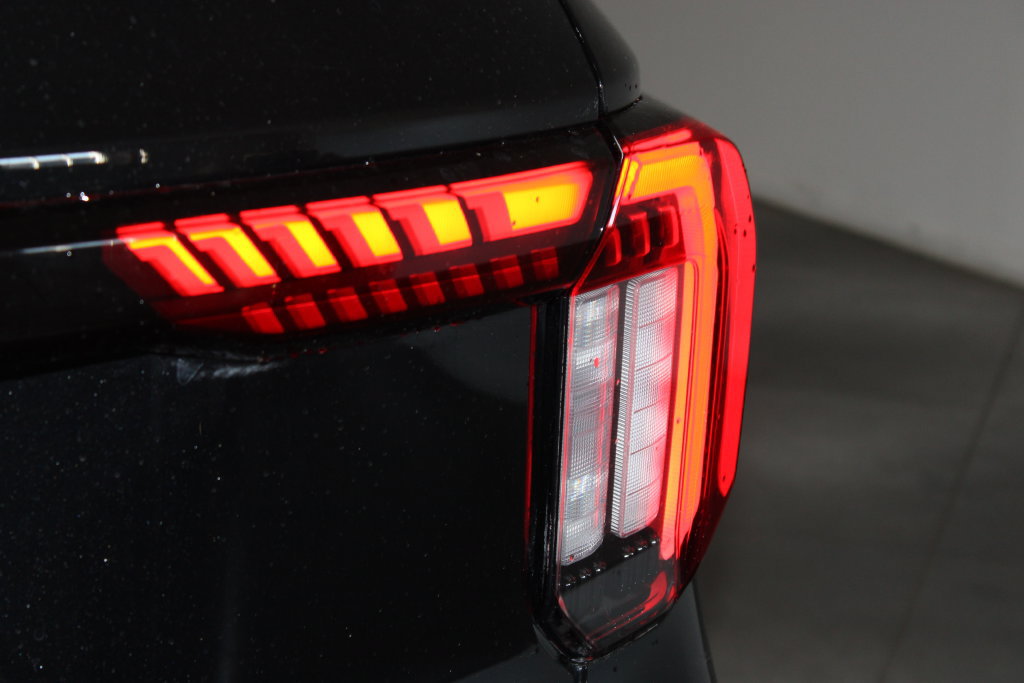 Used 2025 Ford Explorer ST-Line AWD/4WD image 47