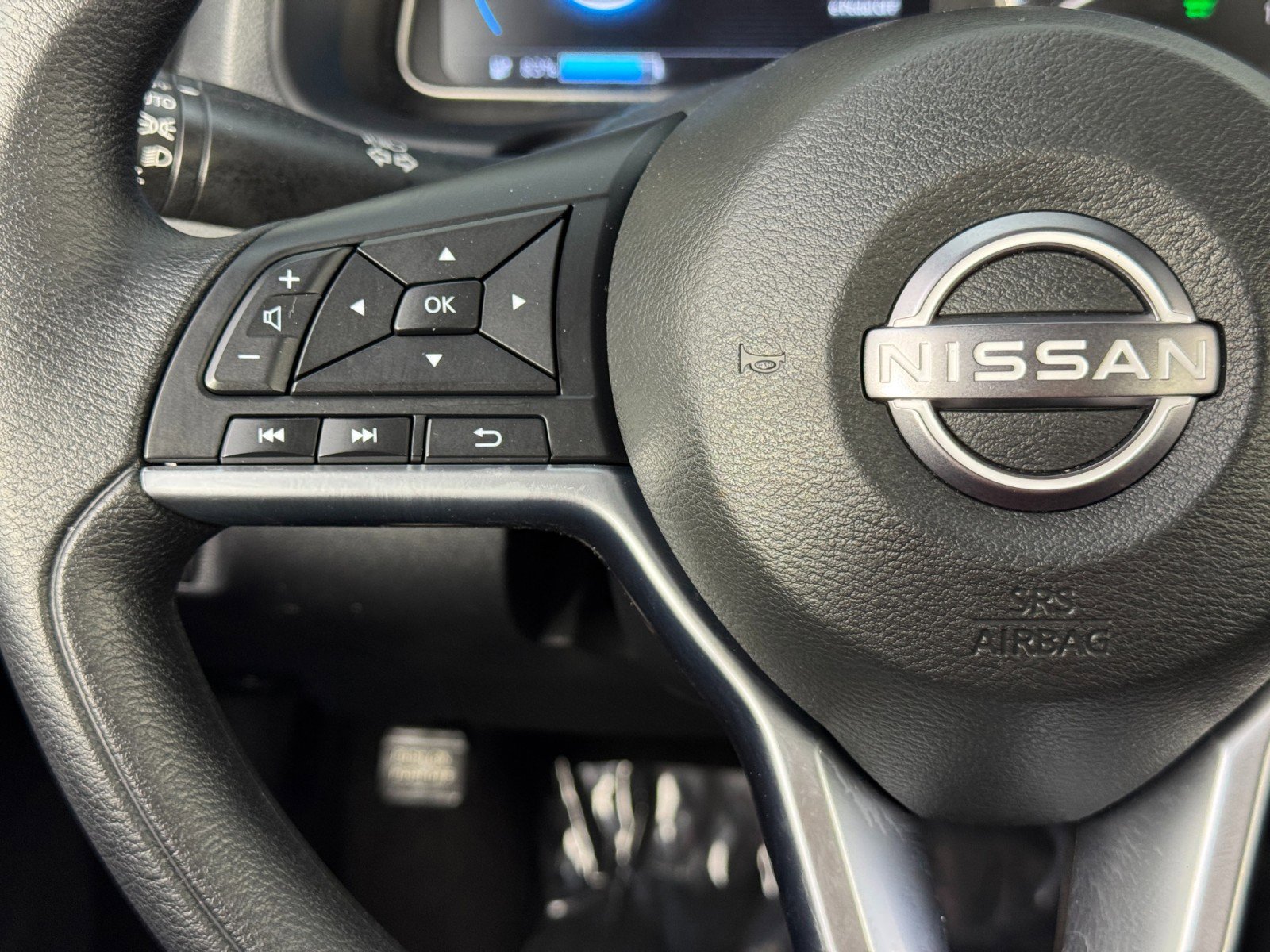 Used 2025 Nissan Leaf S image 19