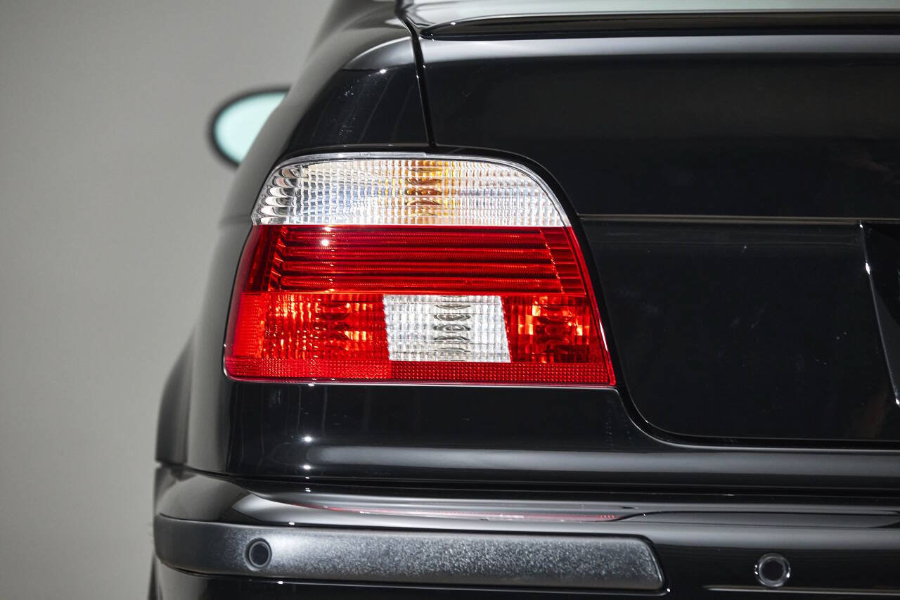 Used 2003 BMW M5 RWD image 20
