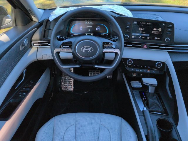 New 2026 Hyundai Elantra SEL Sport FWD image 15