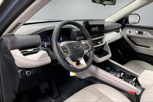 New 2026 Ford Explorer Active w/ Active Comfort Package image 8
