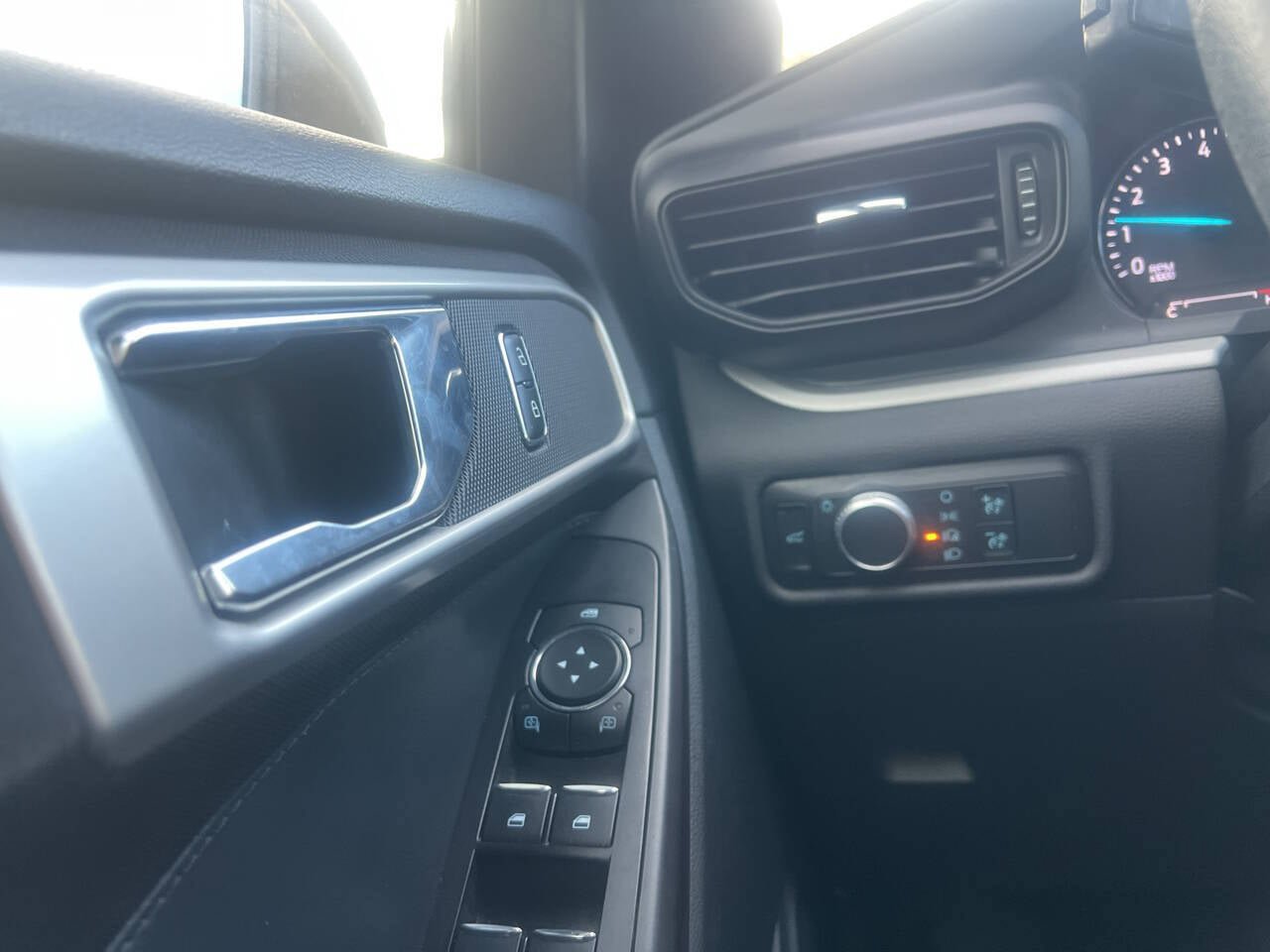 Used 2020 Ford Explorer XLT RWD image 20