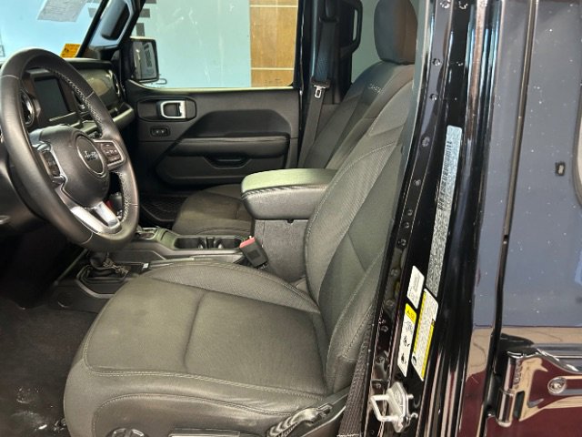 Used 2019 Jeep Wrangler Unlimited Sahara image 14