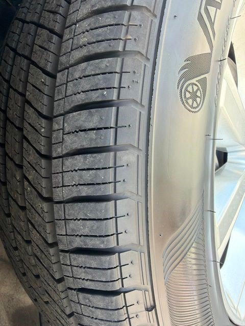 Used 2022 Ford Edge Titanium AWD/4WD image 9
