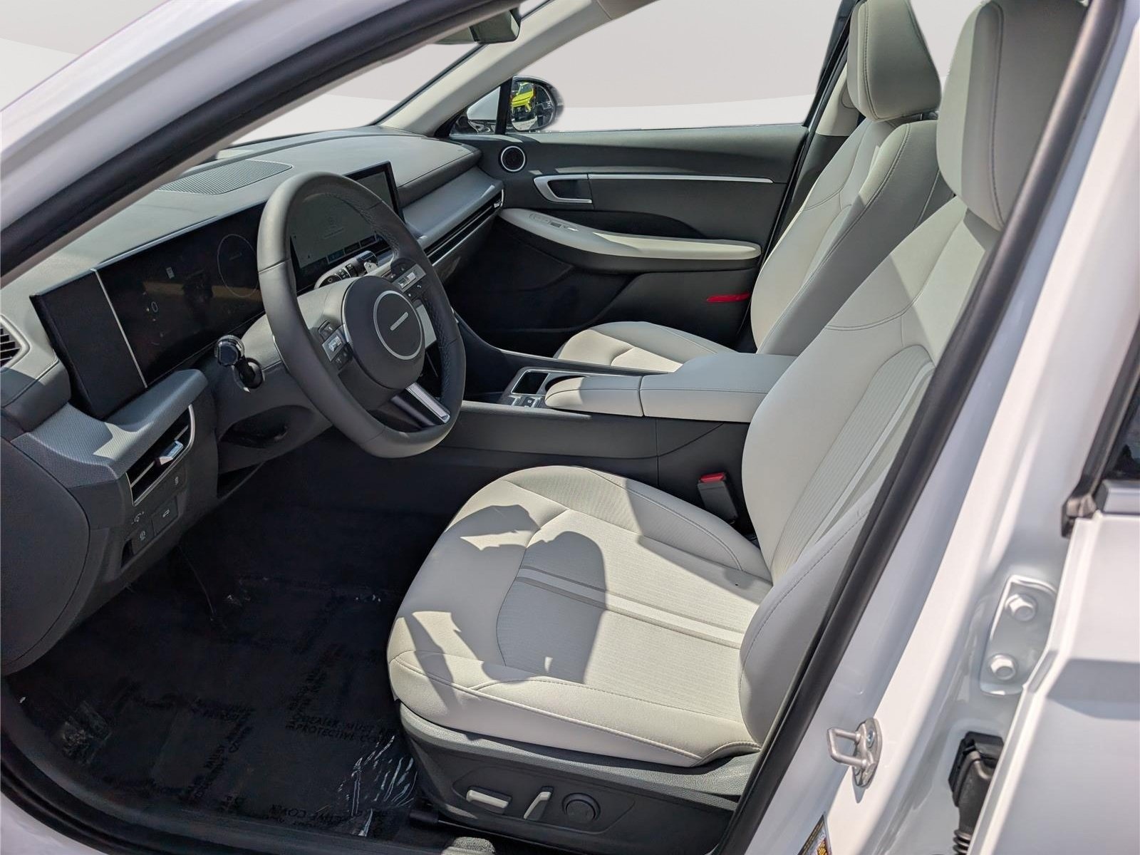 Used 2025 Hyundai Sonata SEL FWD image 14