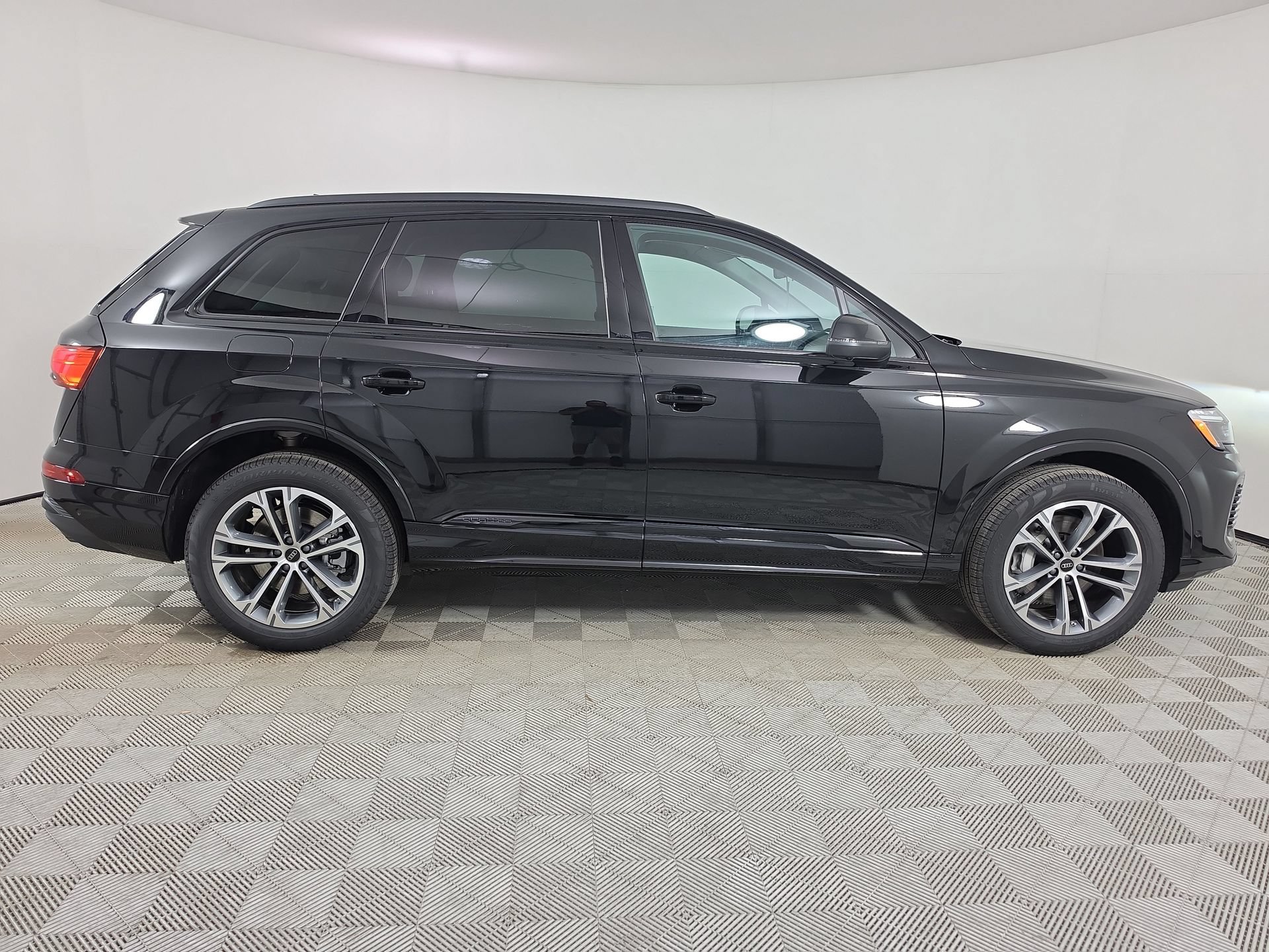 New 2026 Audi Q7 2.0T Premium AWD/4WD image 8