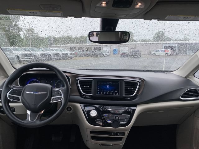 Used 2021 Chrysler Voyager Lxi FWD image 16
