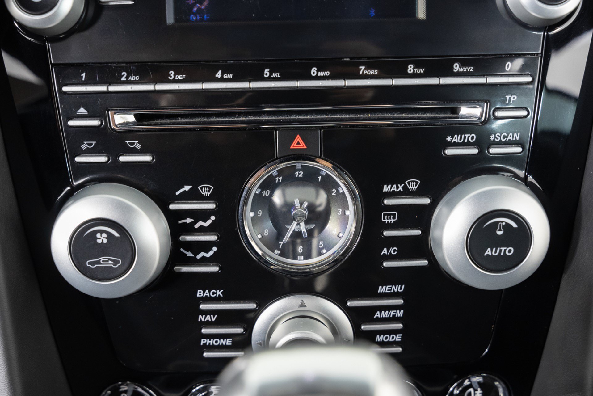 Used 2011 Aston Martin DBS Coupe RWD image 20