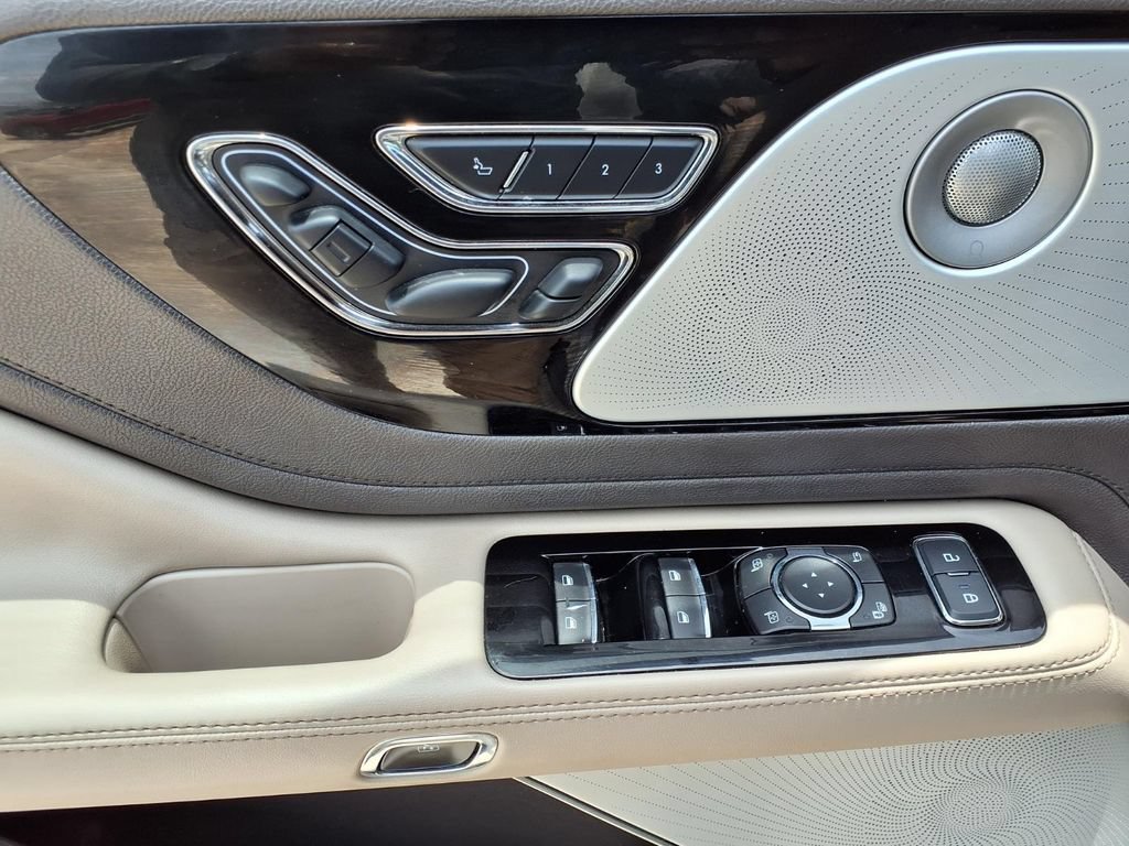 Used 2023 Lincoln Aviator Grand Touring w/ Equipment Group 301A AWD/4WD image 23
