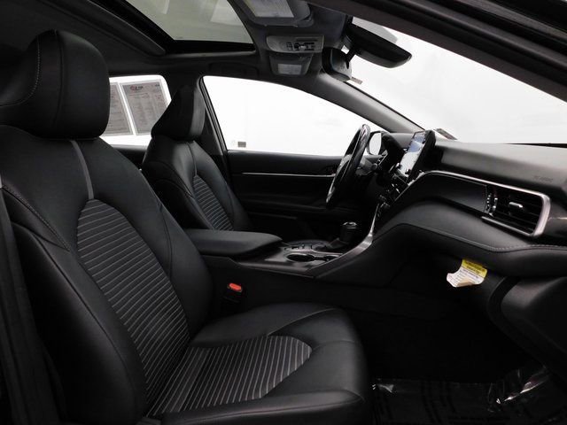Used 2024 Toyota Camry SE image 33