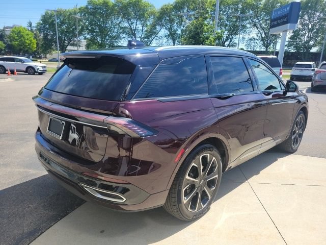 Certified 2024 Lincoln Nautilus Reserve w/ Equipment Group 202A AWD/4WD image 12
