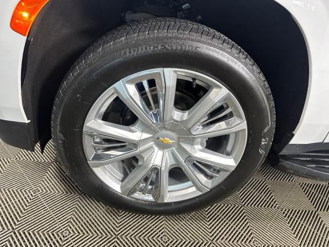 Used 2023 Chevrolet Suburban High Country image 10