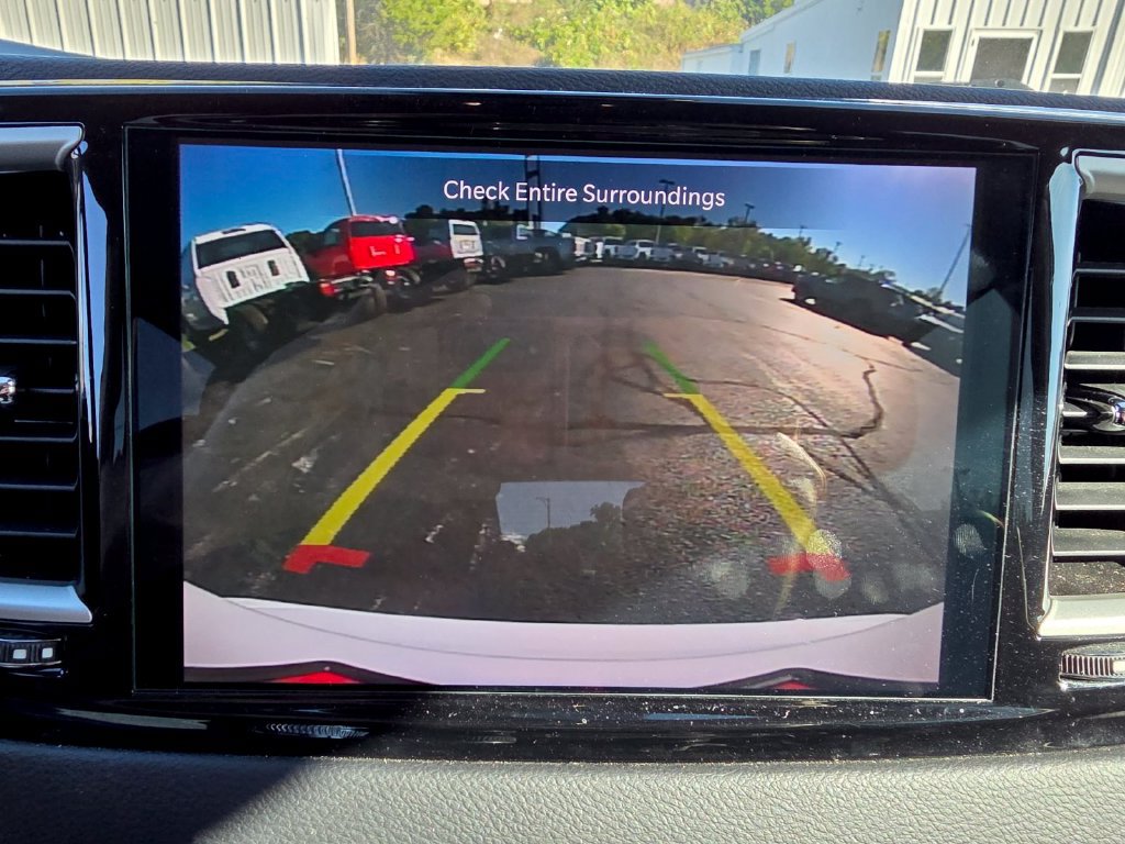 Used 2023 Chrysler Pacifica Touring-L FWD image 22