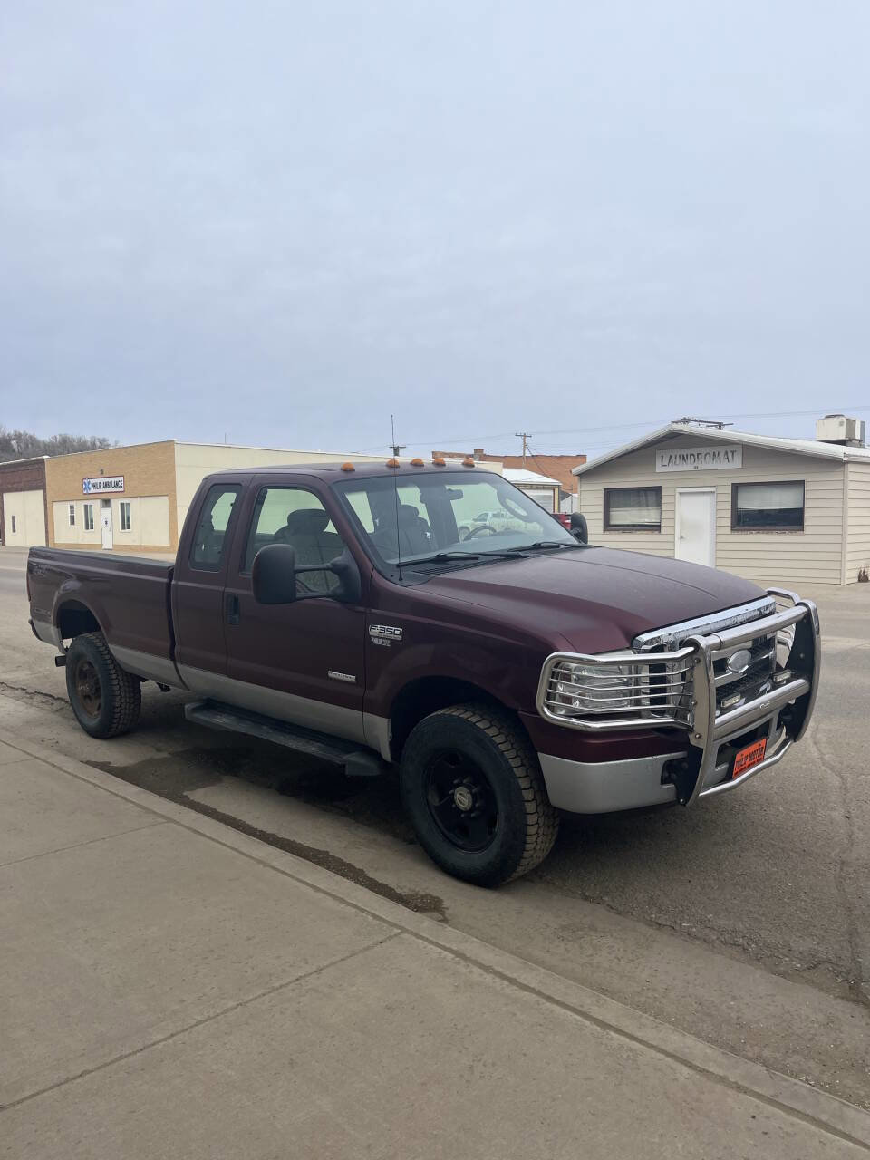 Used 2006 Ford F350 XLT image 2
