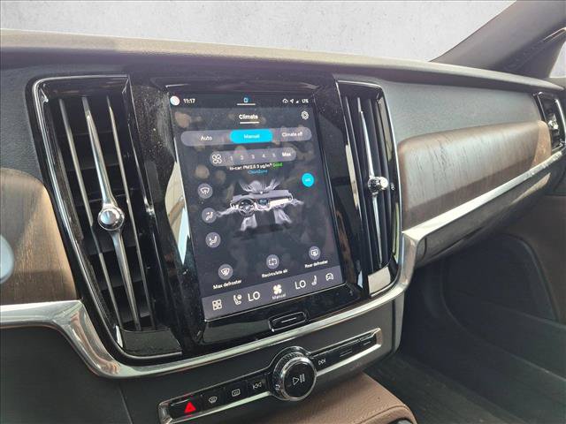 Used 2022 Volvo V90 B6 Cross Country w/ Advanced Package AWD/4WD image 12