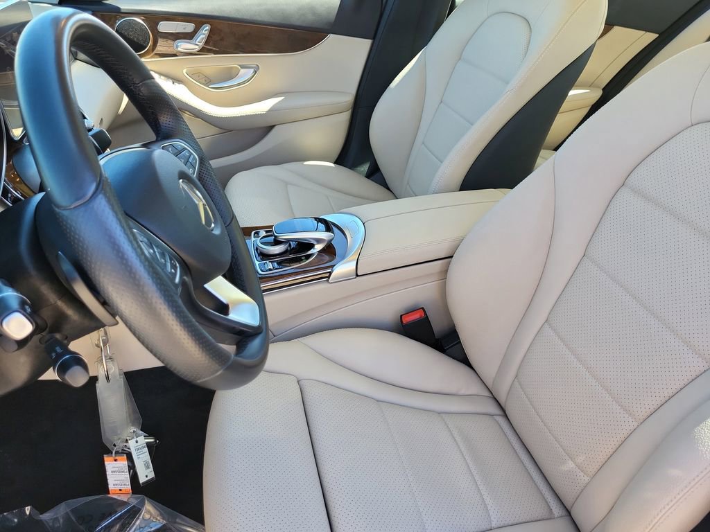Used 2016 Mercedes-Benz C 300 4MATIC Sedan image 10