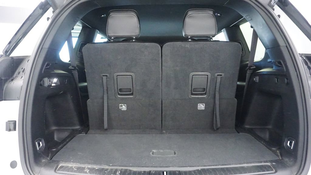 Used 2023 Jeep Grand Cherokee L Laredo image 12