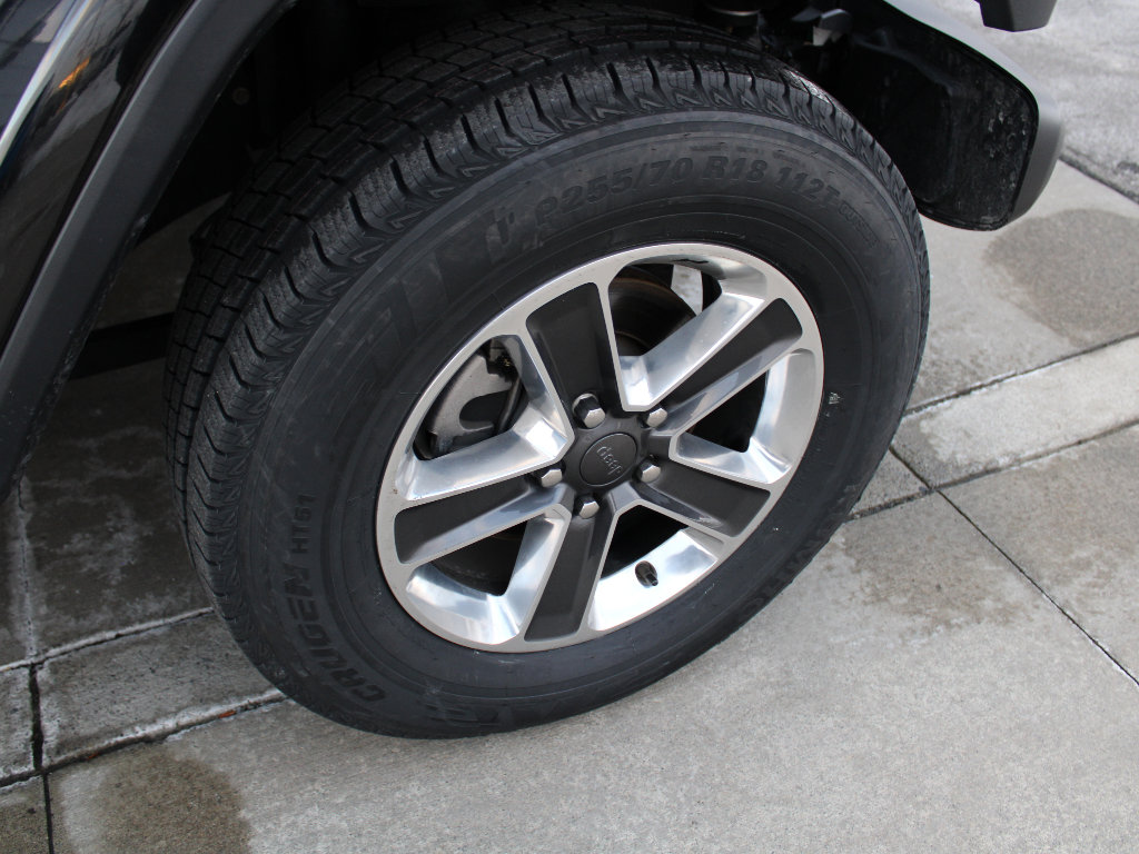 Used 2018 Jeep Wrangler Unlimited Sahara image 16