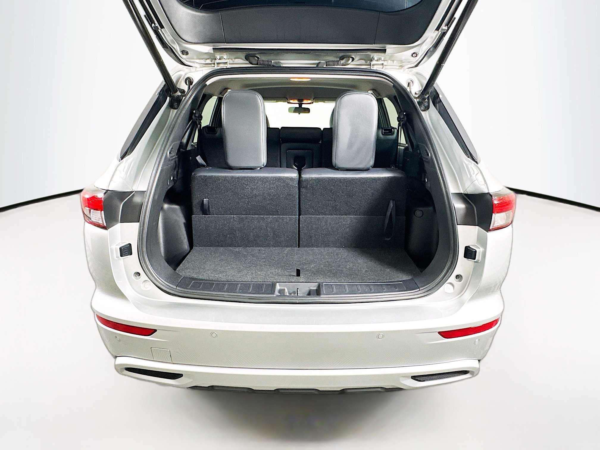 Used 2024 Mitsubishi Outlander SE image 31