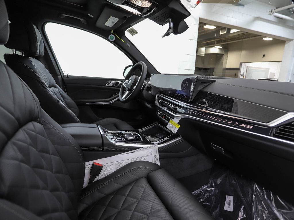 New 2026 BMW X5 xDrive50e w/ M Sport Package image 30