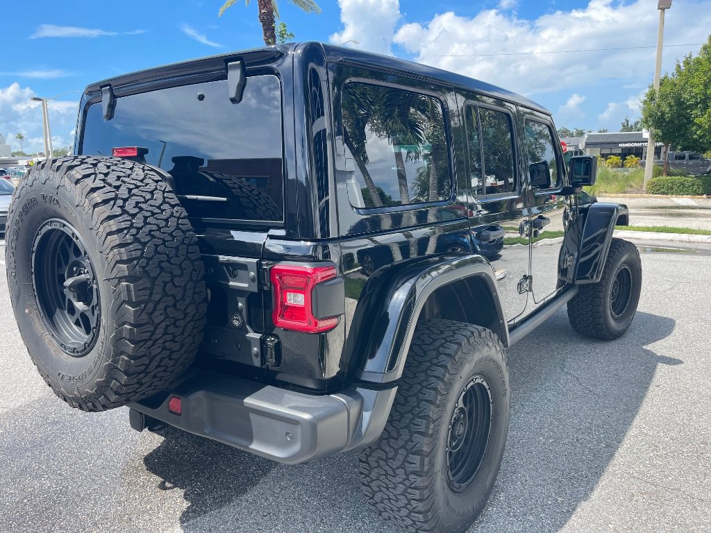 Used 2022 Jeep Wrangler Unlimited Rubicon 4xe w/ Safety Group AWD/4WD image 9