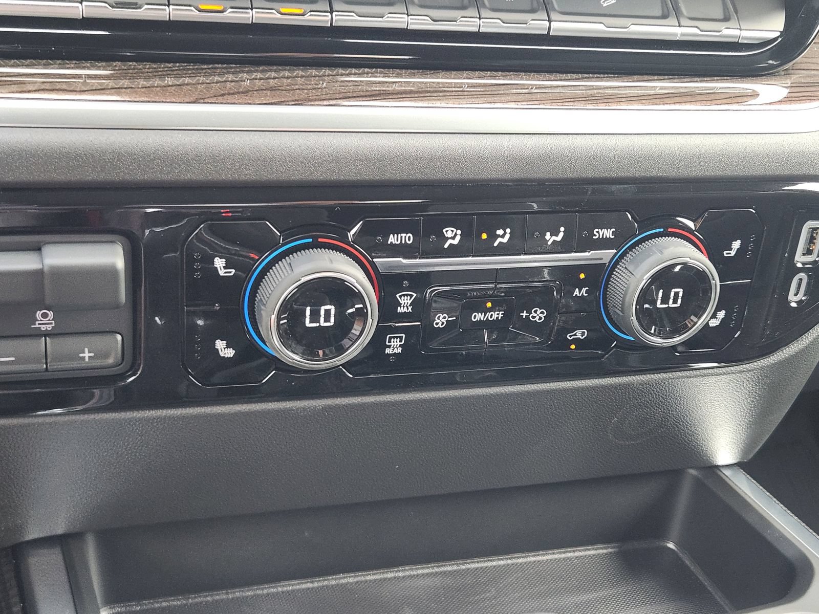 New 2026 Chevrolet Silverado 1500 LT Trail Boss w/ LT Trail Boss Premium Package AWD/4WD image 19