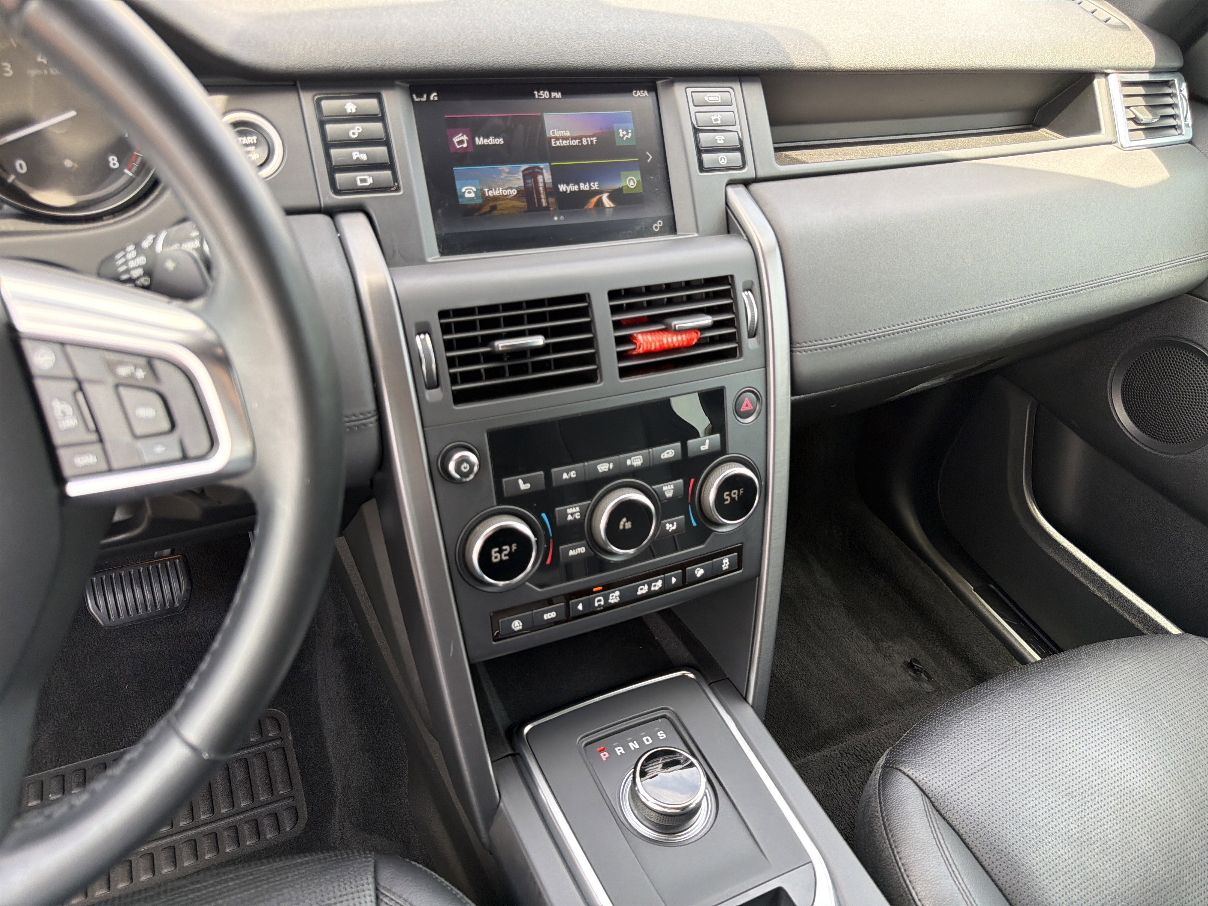 Used 2019 Land Rover Discovery Sport image 34