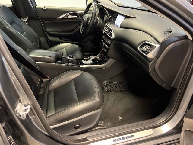 Used 2018 INFINITI QX30 Premium w/ Navigation Package AWD/4WD image 10