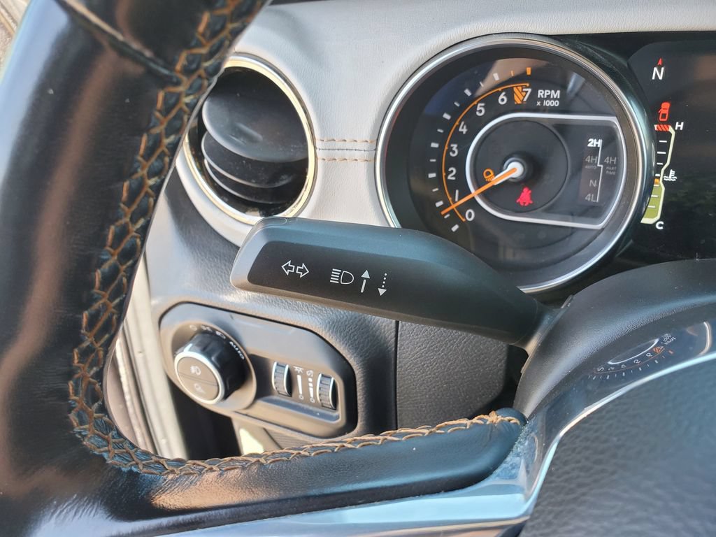 Used 2021 Jeep Gladiator Overland AWD/4WD image 19