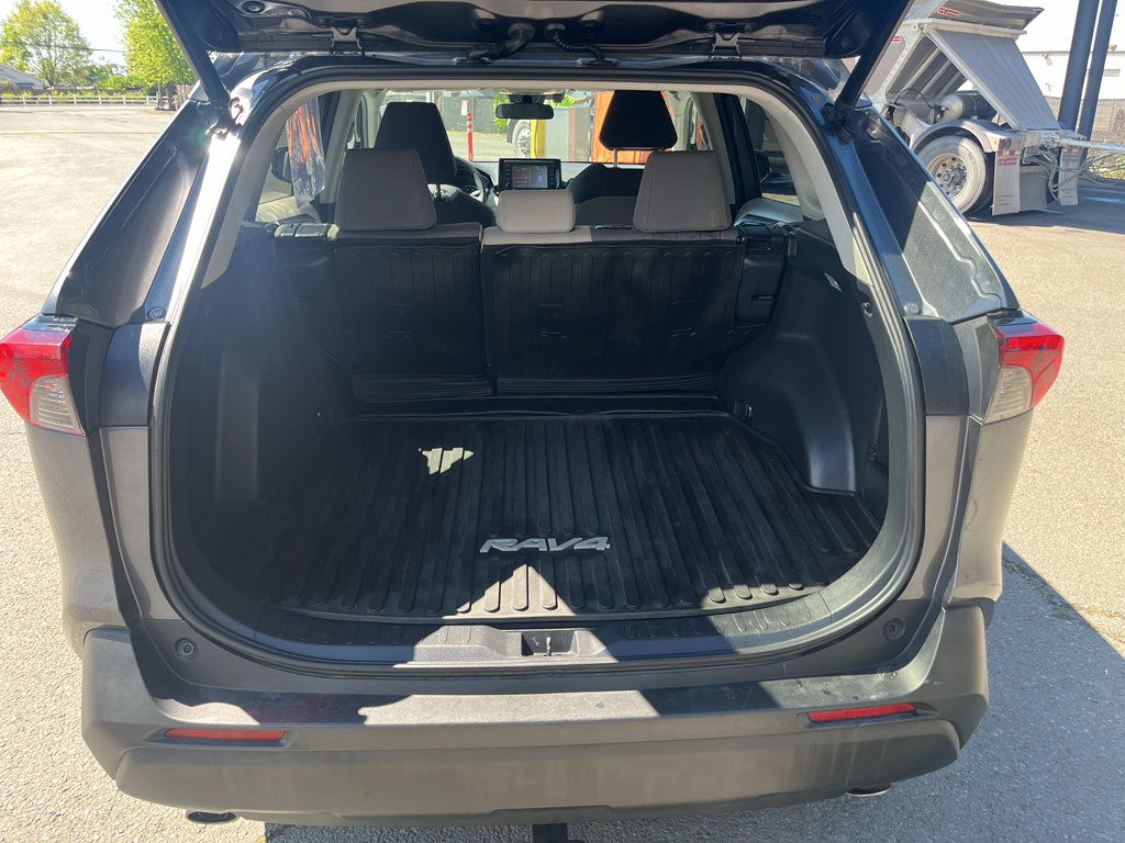 Used 2021 Toyota RAV4 XLE w/ Convenience Package AWD/4WD image 7