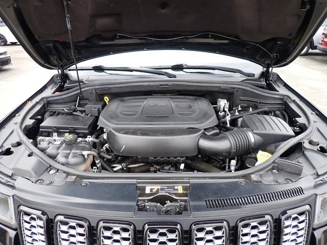 Used 2022 Jeep Grand Cherokee Laredo X image 12